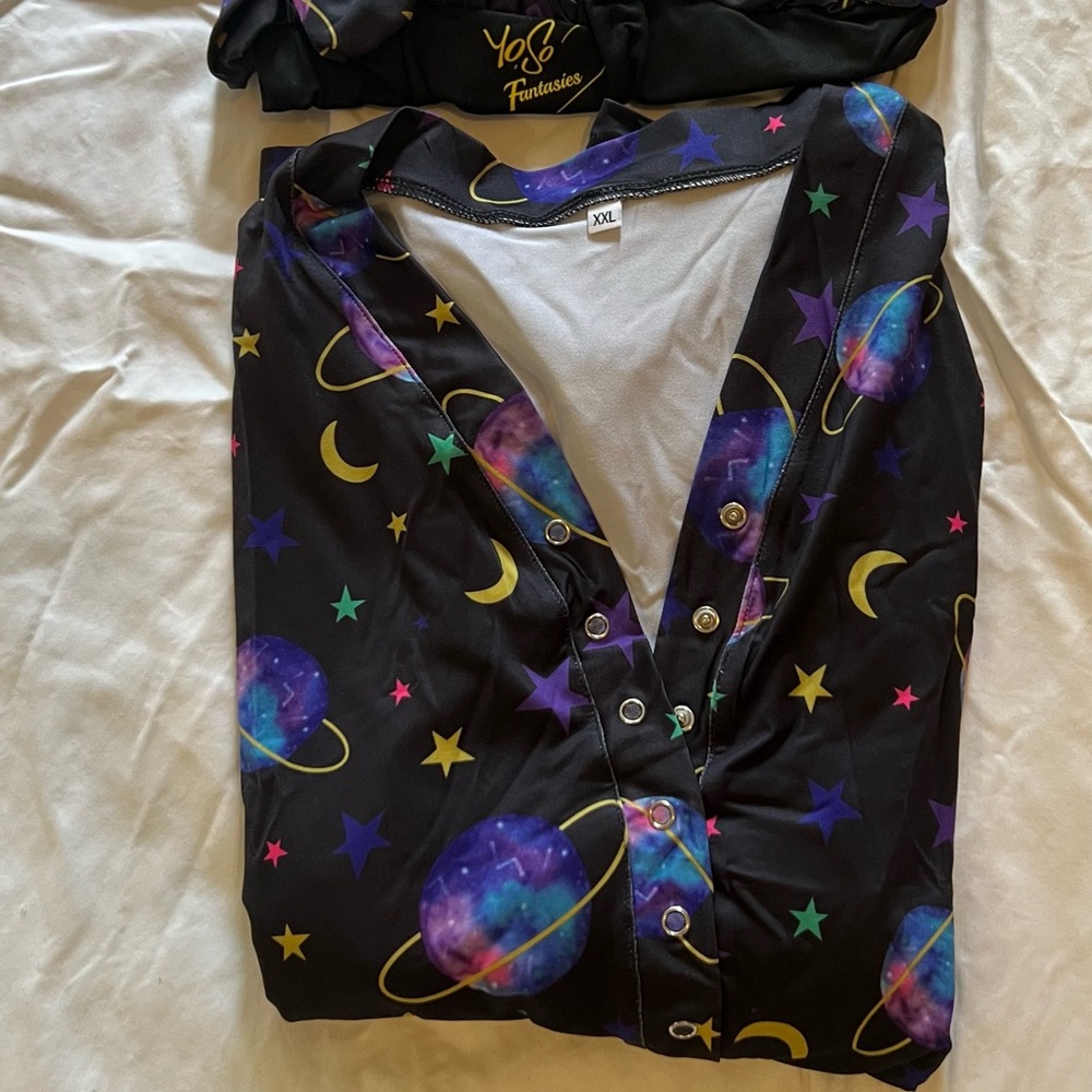 NEW Colorful Black Star and Moon Pajama Set - Picture 8 of 10